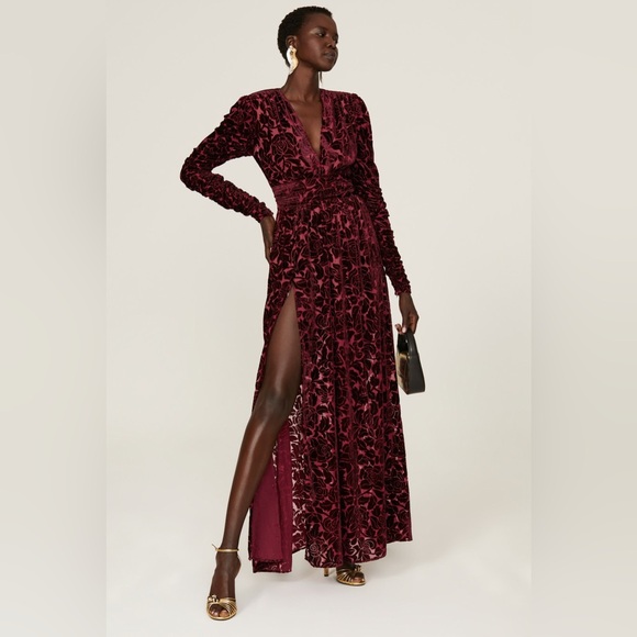 Elegant Burgundy Velvet Dress - Picture 15 of 16